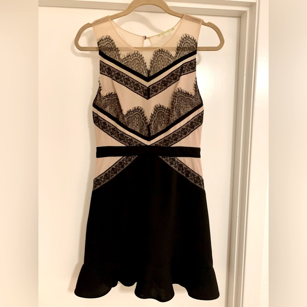 Gianni Bini black lace cocktail dress